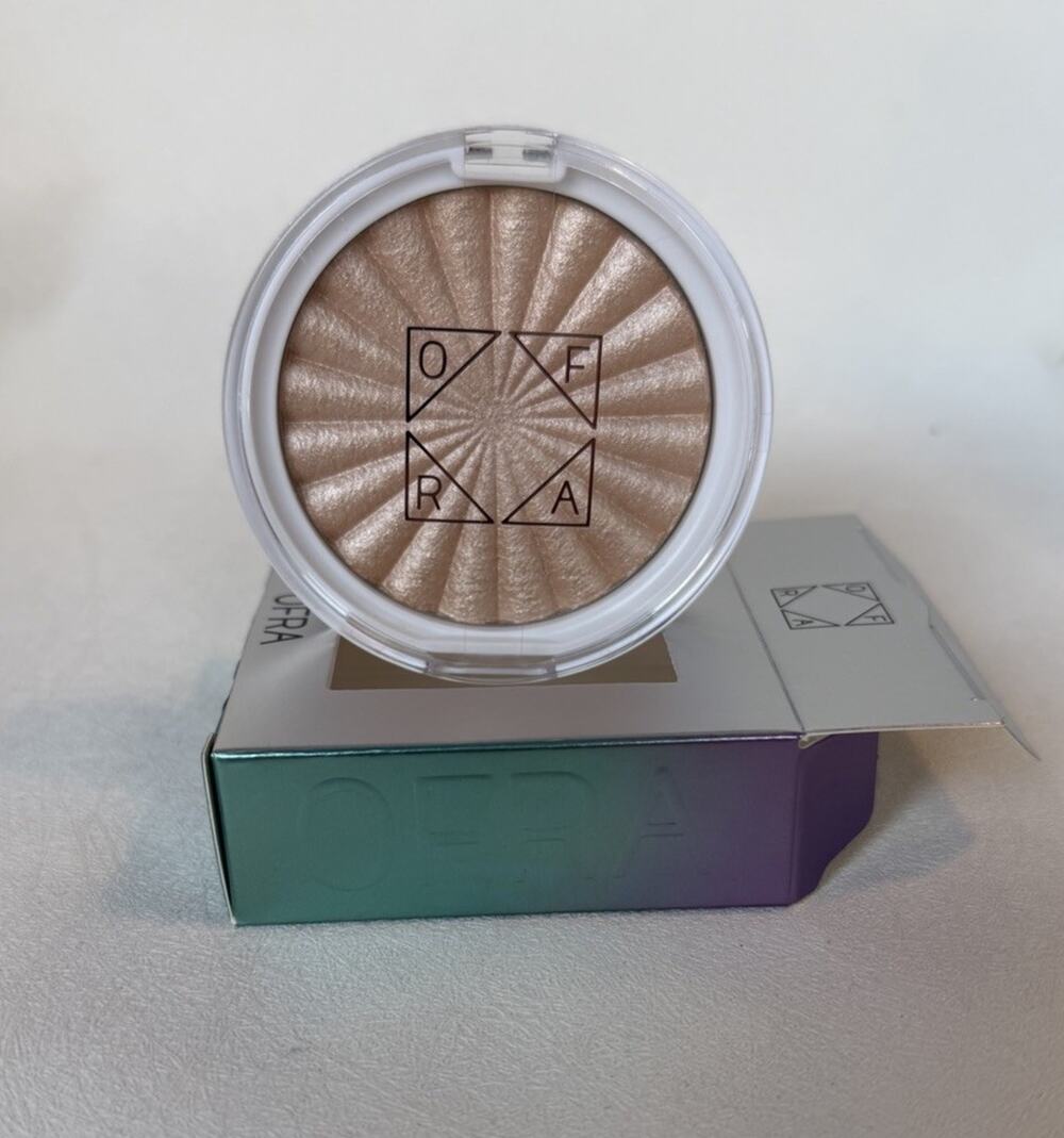 OFRA Shimmering Baked Highlighter In “The Hills”